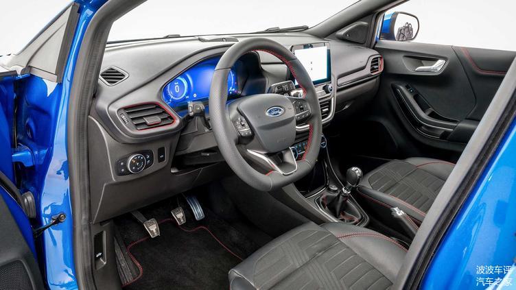 福特發(fā)布PUMA小型SUV官圖，歐式風(fēng)格，造型很有柔和感