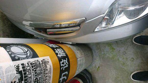 停車不敢停得靠前，那是你不知道這個(gè)竅門