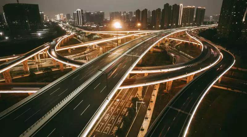 這些上道必知汽車燈語，你知道嗎？