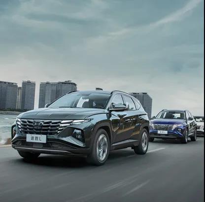 用車百科｜注意！你在用的這4個(gè)省油小技巧，其實(shí)都是在毀車